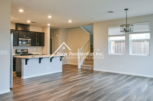 Building Photo - 3 br, 2.5 bath House - 230 Uccello Wy