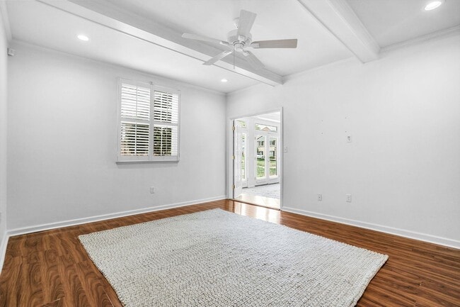 Foto del edificio - Prime Greenville Location! 3BR Ground Floor Condo in Gated Community