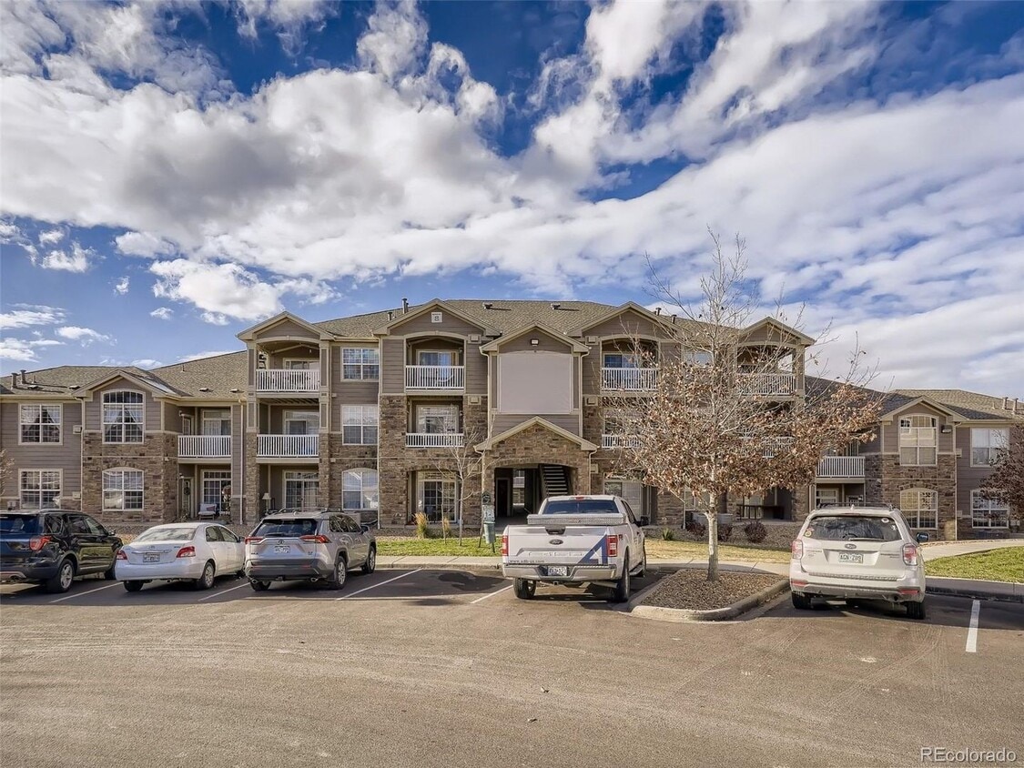 Welcome to this stunning house located in the heart of Englewood, CO! With 2 bedrooms and 2 bathr... - Welcome to this stunning house located in the heart of Englewood, CO! With 2 bedrooms and 2 bathr...