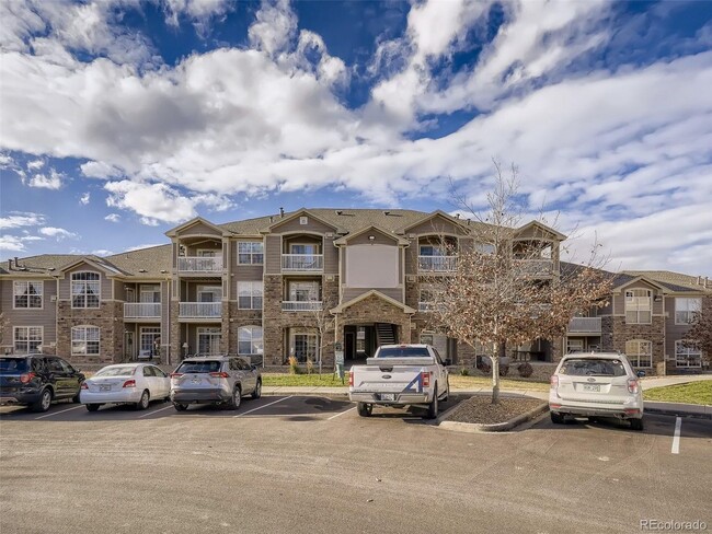 Welcome to this stunning house located in the heart of Englewood, CO! With 2 bedrooms and 2 bathr... - Welcome to this stunning house located in the heart of Englewood, CO! With 2 bedrooms and 2 bathr...