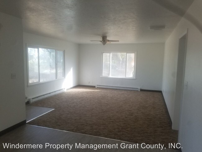Building Photo - 3 br, 2 bath Apartment - 5286 Stratford Rd NE