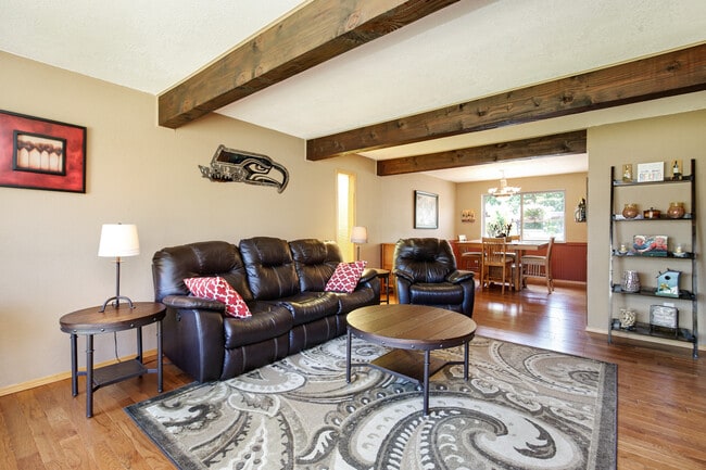 Building Photo - Beautiful 4 bedroom home in NE Tacoma!