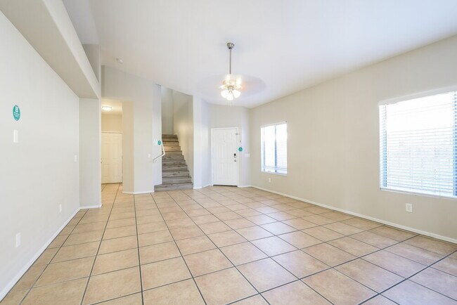 Building Photo - 3915 W Buckskin Trail