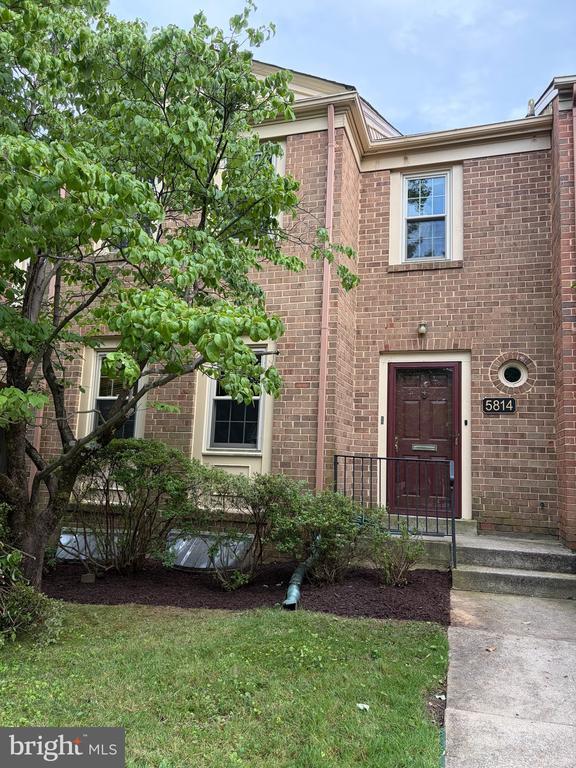 Foto del edificio - 5814 Tudor Ln