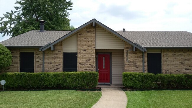 Building Photo - 3612 Longcourt Cir