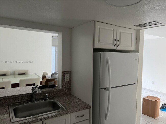 Foto del edificio - 11750 SW 18th St