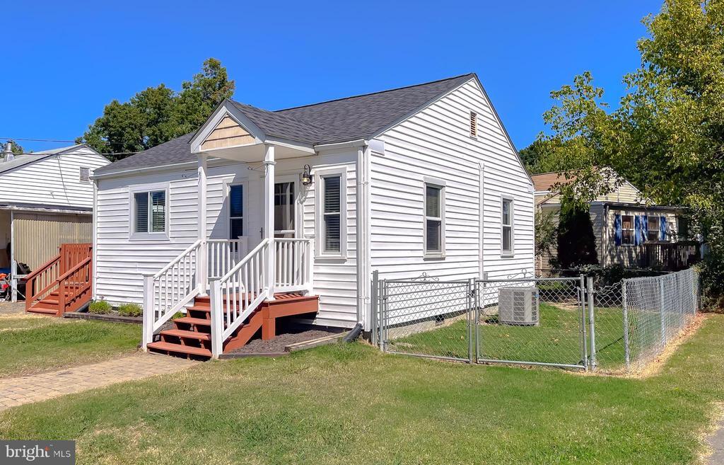 Primary Photo - 45336 Stark Dr