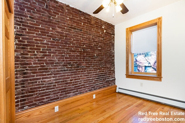 Building Photo - 46 Garden St