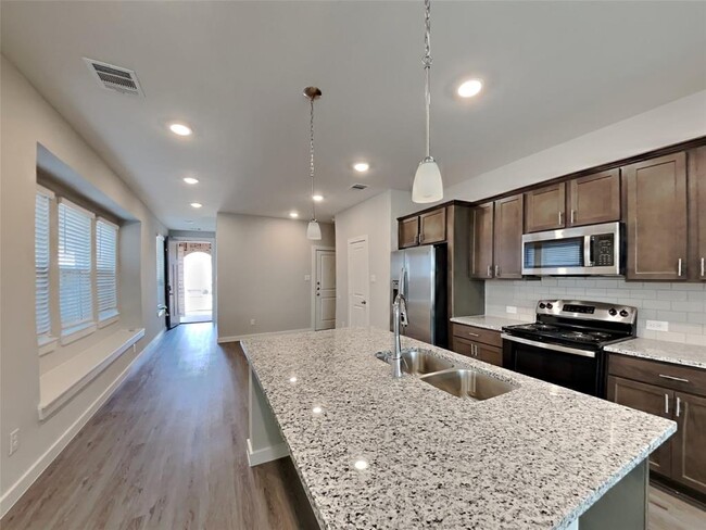 Building Photo - 23635 Gibson Frst Dr