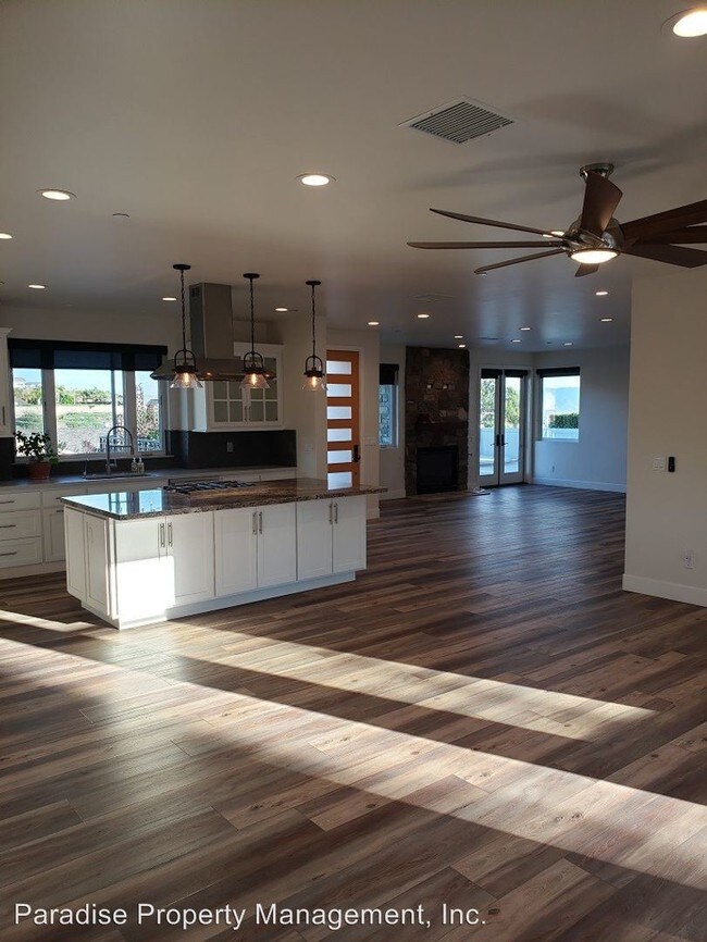 Foto del edificio - 3 br, 3 bath House - 645 Colina Vista