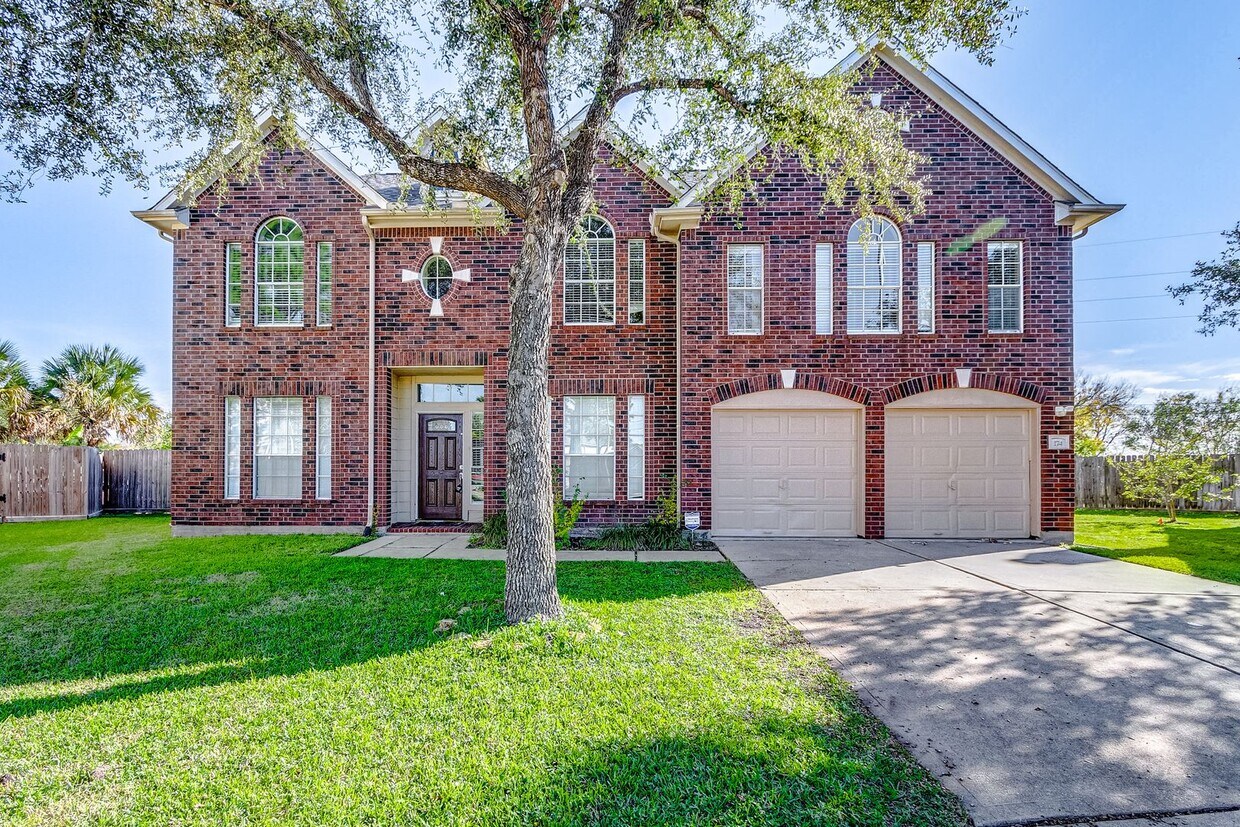 Foto principal - Discover the epitome of suburban living in...