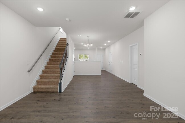 Building Photo - 6519 Revolutionary Trail