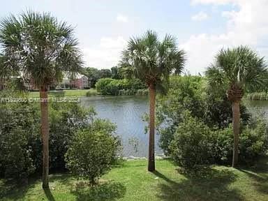 Foto del edificio - 2044 Alta Meadows Ln