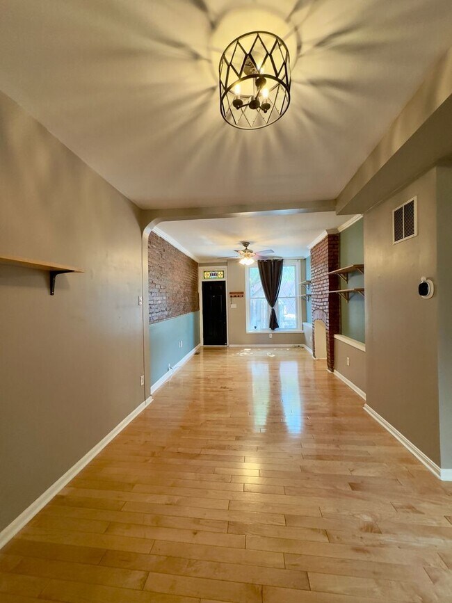 Foto del edificio - Charming 2 Bedroom/2.5 Bathroom Townhome in Canton, Baltimore, MD!