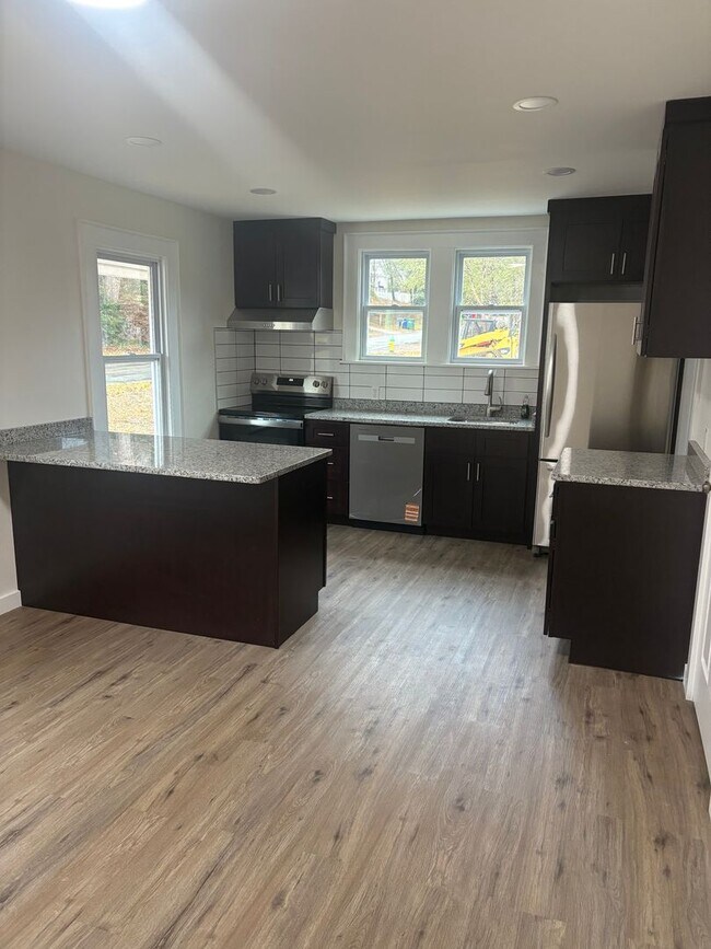 Foto del edificio - Newly remodeled house available now!