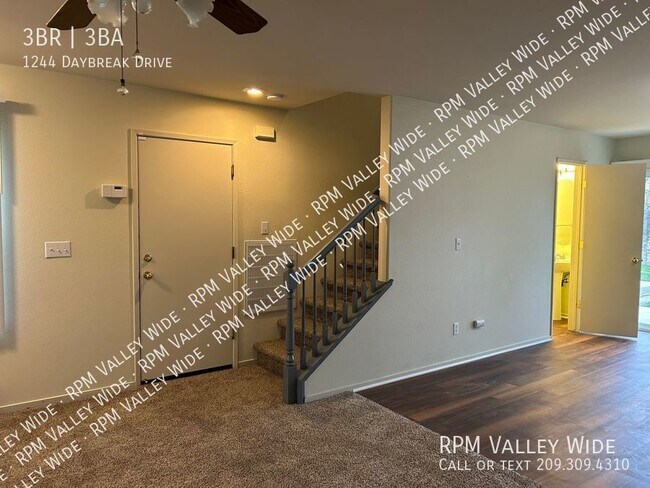 Building Photo - New on the market!