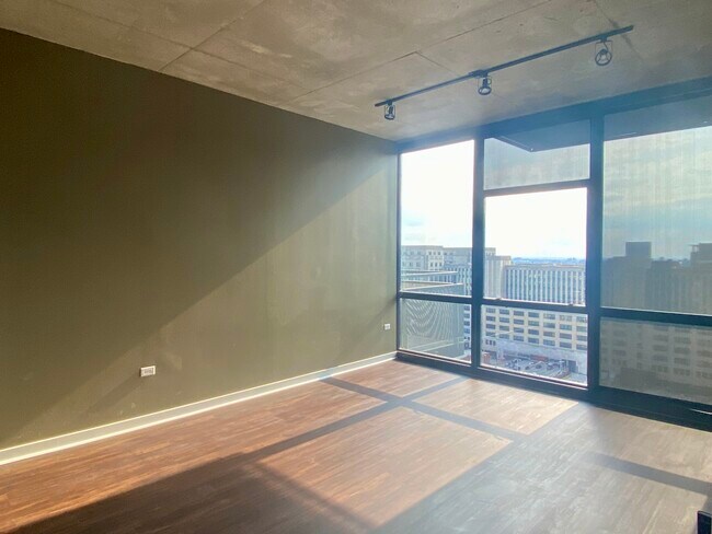 Living/Dining Room - 235 W Van Buren St