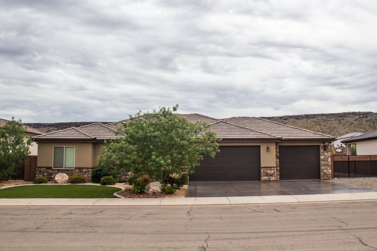 2863 S 3520 W, Hurricane, UT 84737 House Rental in Hurricane, UT