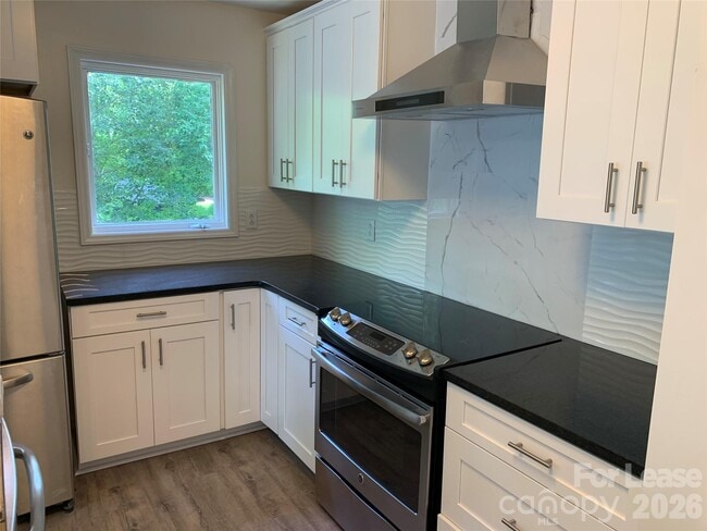 Building Photo - 672 Portside Dr