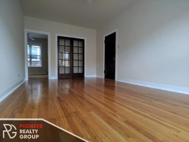 Building Photo - 1 bedroom in CHICAGO IL 60613