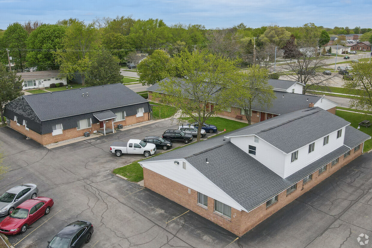 Primary Photo - Bellows Street Apartments