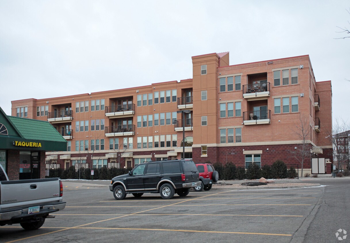 Foto del edificio - Uptown Landing