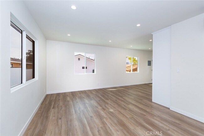 Foto del edificio - 2361 Moss Ave