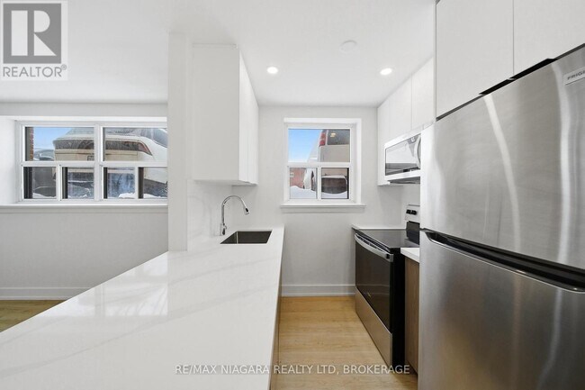 Building Photo - 993 O'Connor Dr