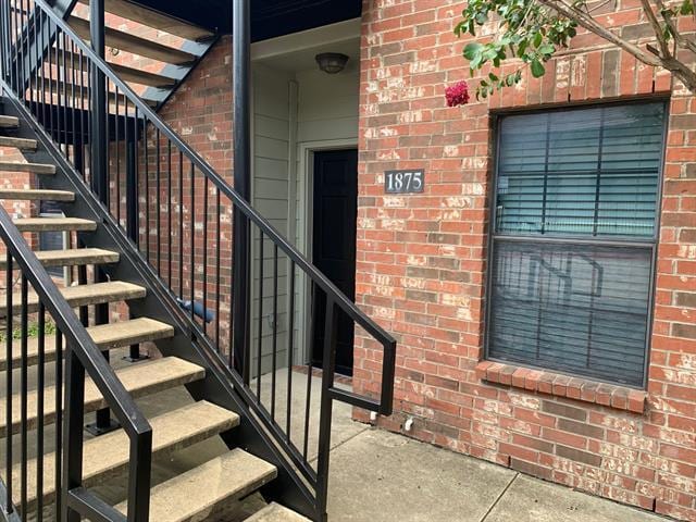 Building Photo - 1875 Signal Ridge Pl