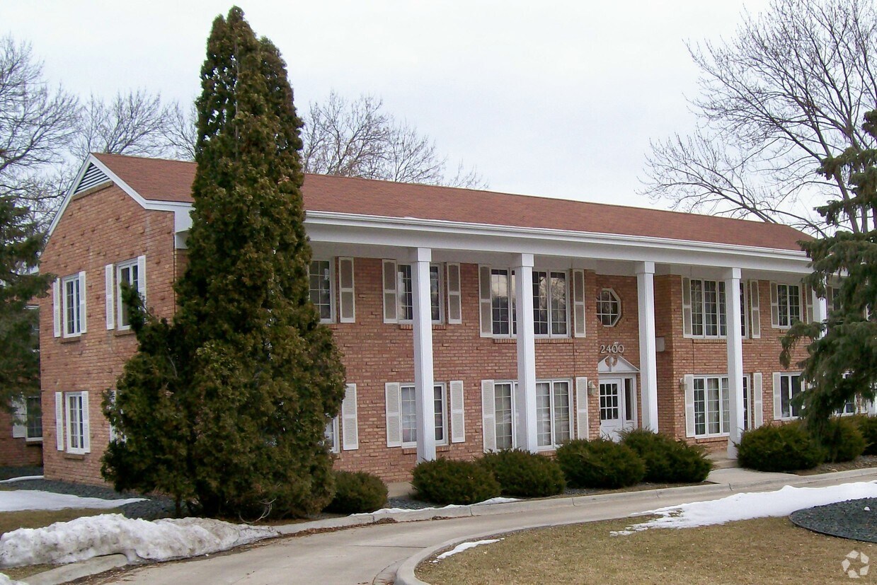 Building Photo - 2400 W 91st St