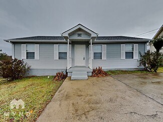 Building Photo - 305 Burlwood Ct