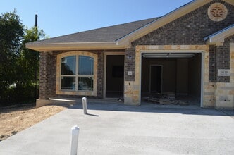 Building Photo - 1808 Seminole Cir