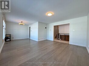 Building Photo - 3 Mosswood Ln