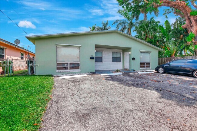 Building Photo - 950 SW 16th St