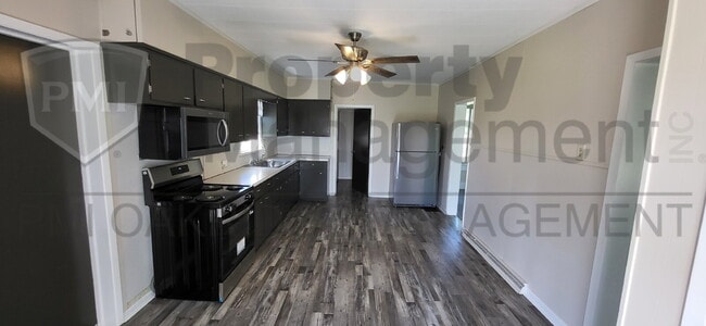 Building Photo - Country 3 Bedroom Apartment with Detached Garage