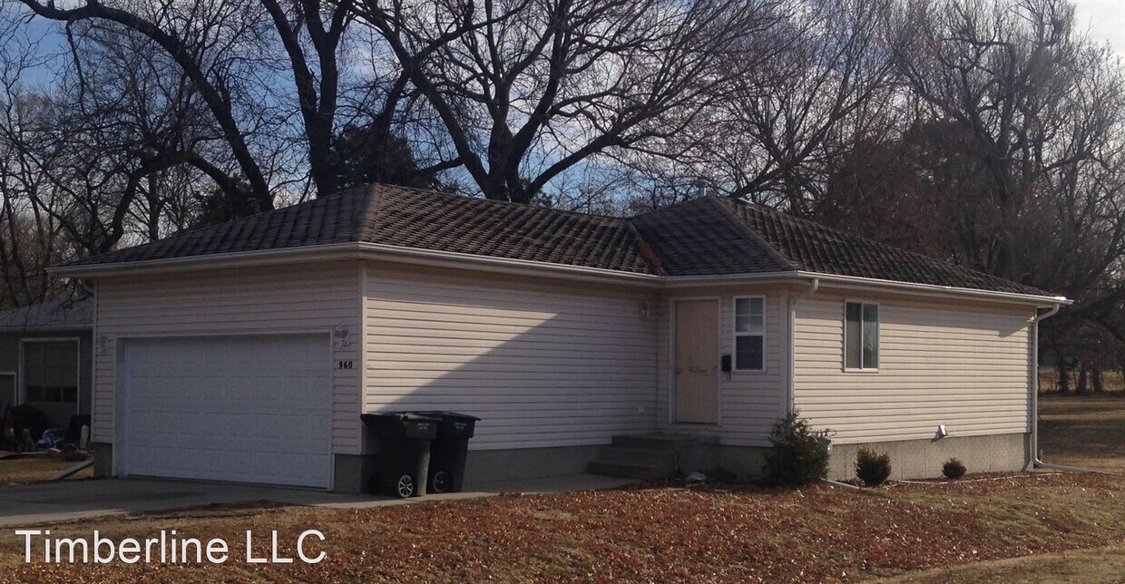 4 br, 2 bath House 960 N 42 House Rental in Lincoln, NE