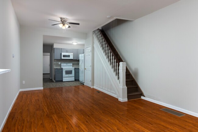 Building Photo - 3242 N Sydenham St
