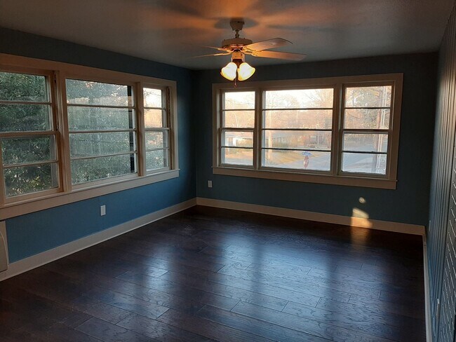 Foto del edificio - 609 N Oak St