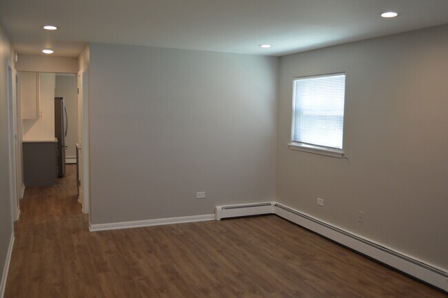 Large living room w/ canned lighting - 2423 N 75th Ct