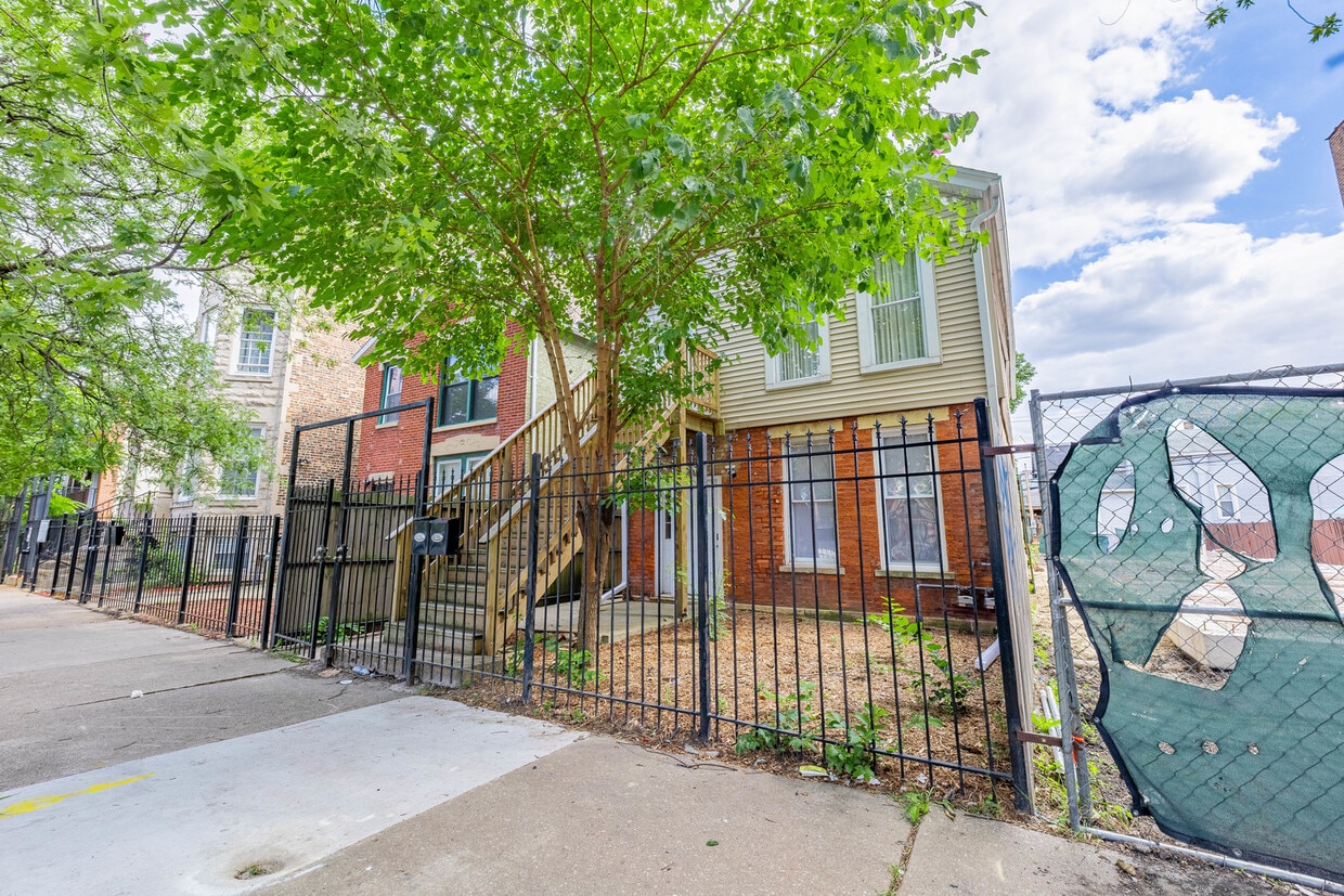 Foto principal - 2819 W Jackson Blvd