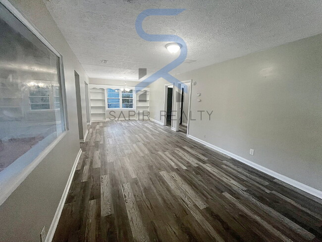 Foto del edificio - 2262 Jernigan Dr SE