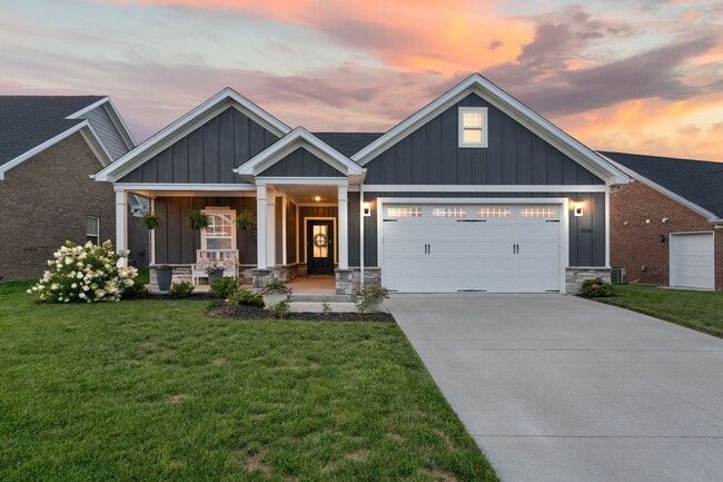 Building Photo - Luxury Living on the Course – For Rent