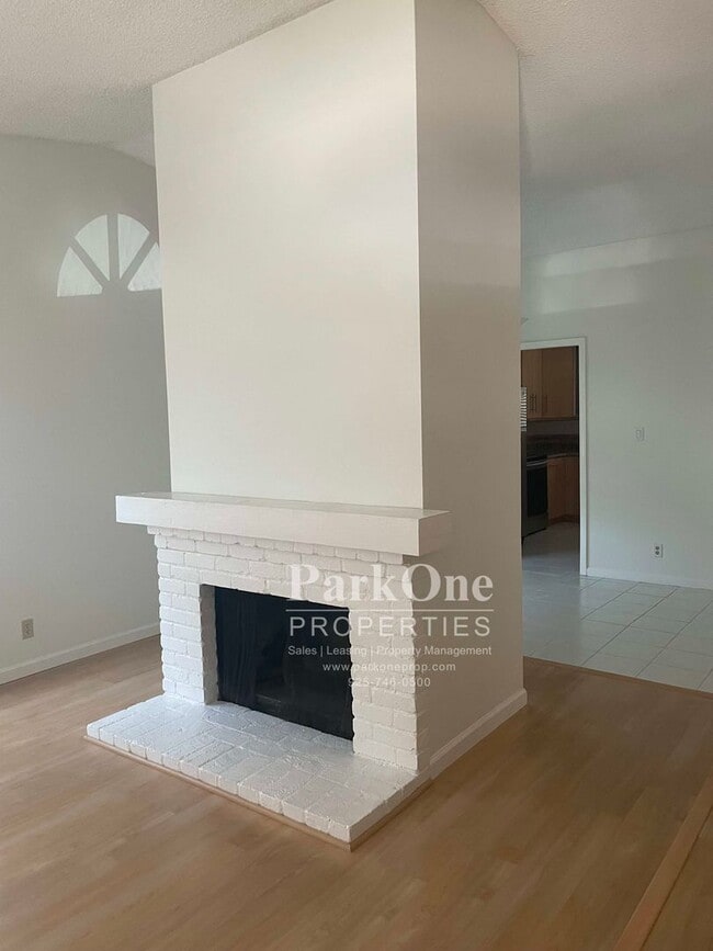 Foto del edificio - Coming Soon! Nicely Updated Home in Clayton!