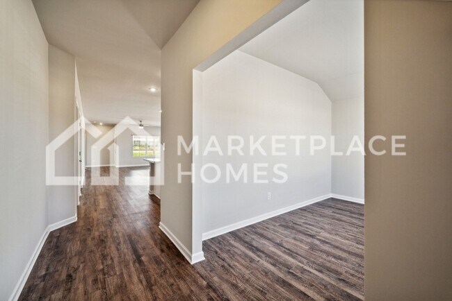 Building Photo - 4022 Ryan Drive SW