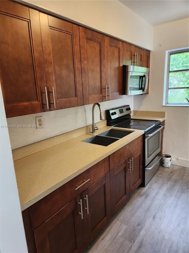 Foto del edificio - 5601 Polk St