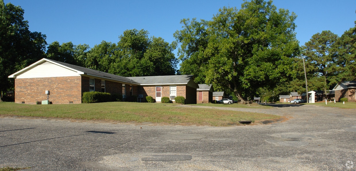 Primary Photo - Southwood Apartments