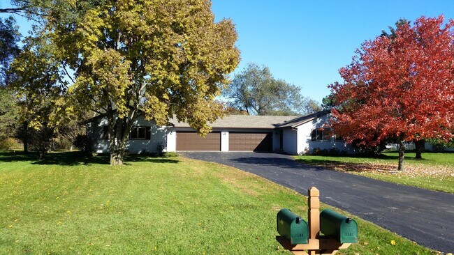 Building Photo - 11707 Dorothea Ave