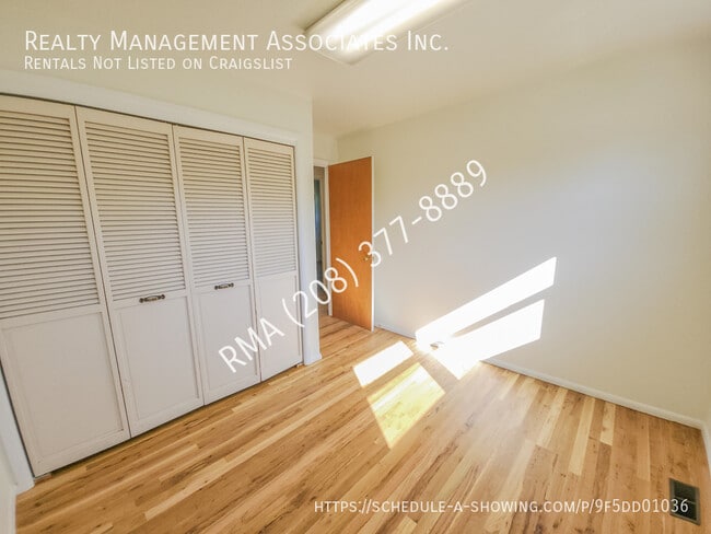 Building Photo - Recently Updated 4 Bedroom House on Boise ...