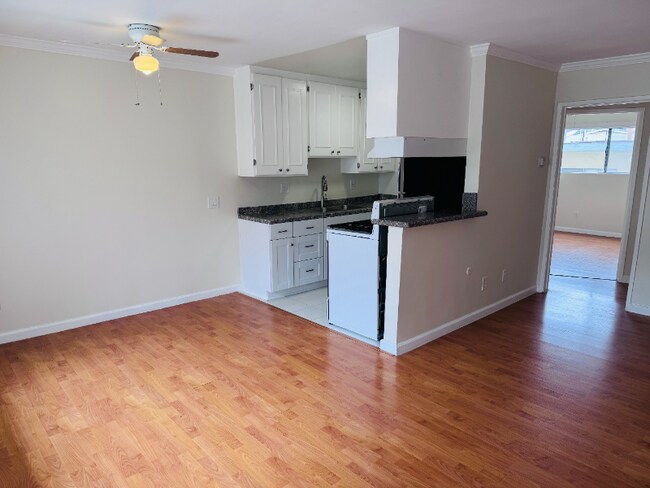 Building Photo - 407 N Avenue 50