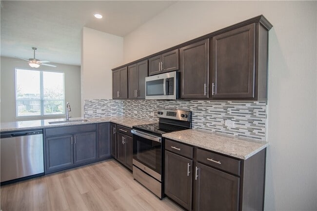 Building Photo - 2006 Kathryn Dr